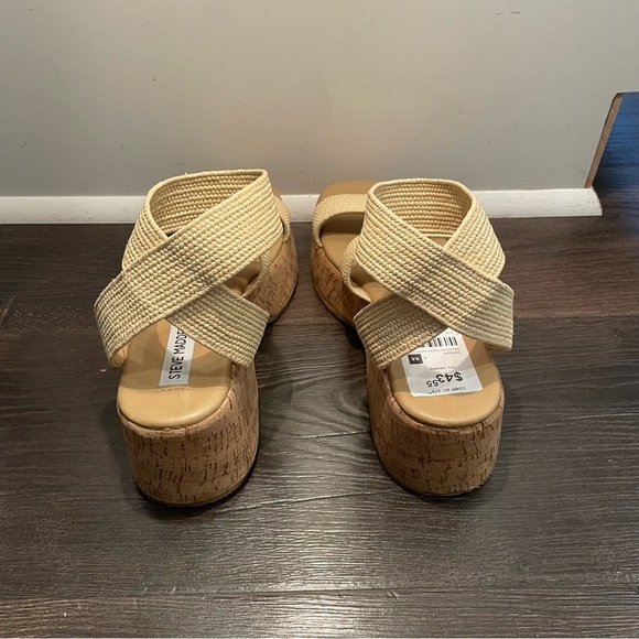 Steve Madden Cream Platform Sandals with Chunky Sole New - Picture 3 of 8